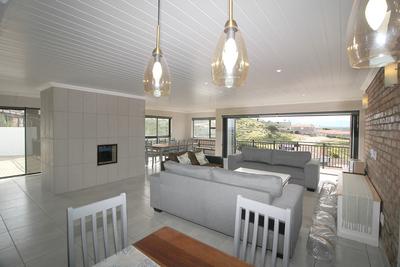House For Sale in Menkenkop, Mossel Bay