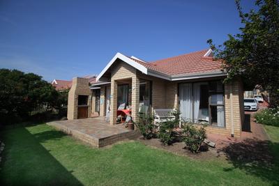 Townhouse For Sale in Hersham, Groot Brakrivier