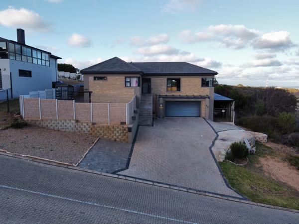 House For Sale in Island View, Mossel Bay
